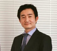 小村俊平(こむら しゅんぺい)