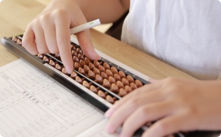 2、3ヵ月に1回　習熟度をはかるテストで定着